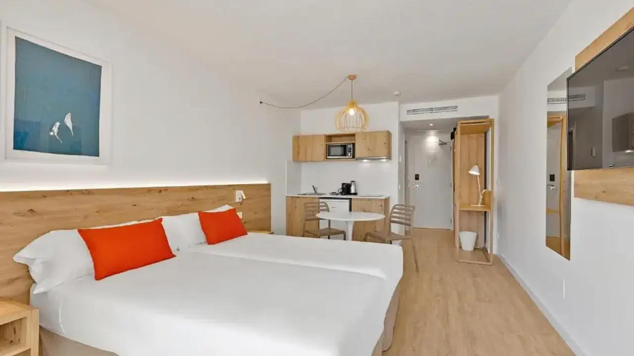 Palmanova Beach Apartments by TRH