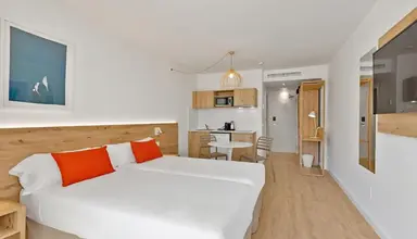 Palmanova Beach Apartments by TRH