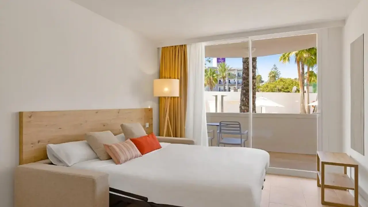 Palmanova Beach Apartments by TRH