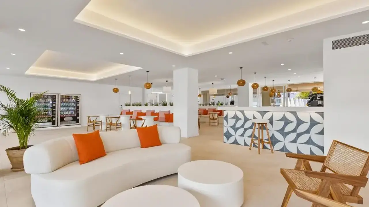 Palmanova Beach Apartments by TRH