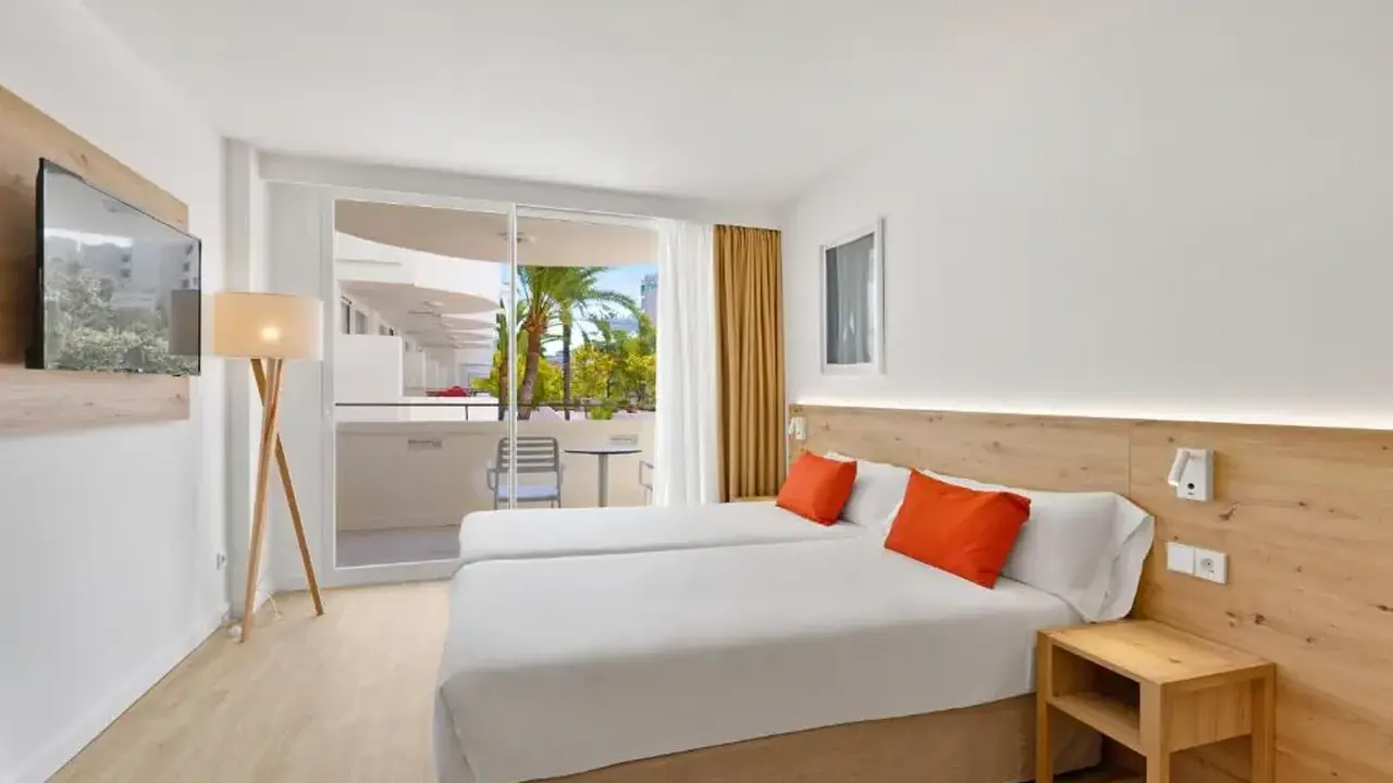 Palmanova Beach Apartments by TRH