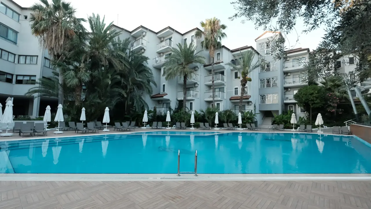 Paloma Marina Suites