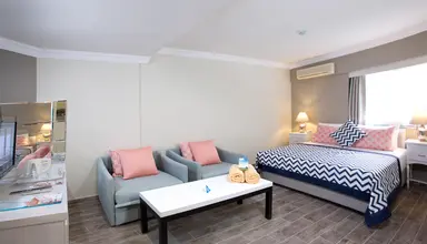 Paloma Marina Suites