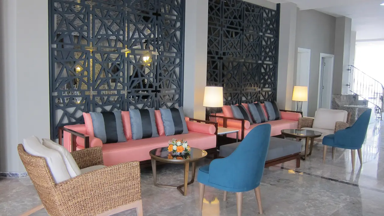 Paloma Marina Suites