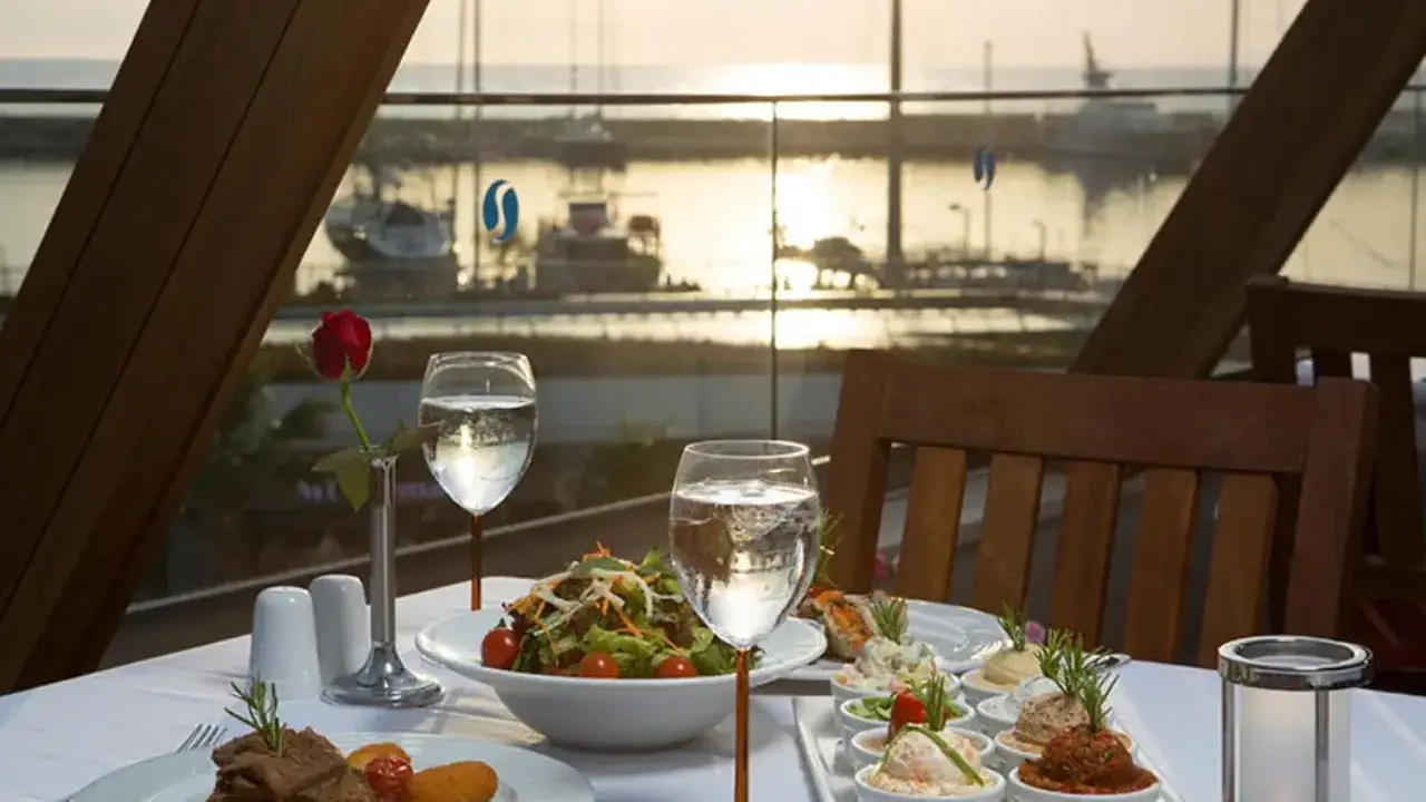 Paloma Marina Suites
