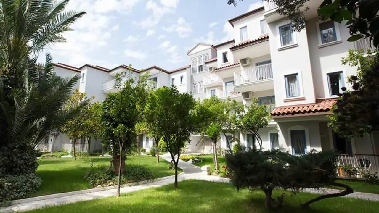 Paloma Marina Suites