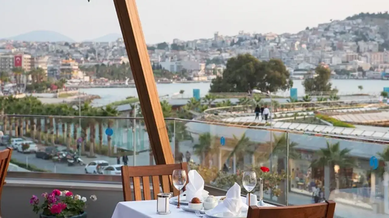 Paloma Marina Suites