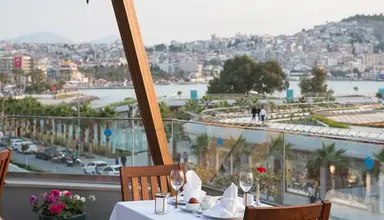 Paloma Marina Suites