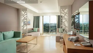 Paloma Oceana Resort