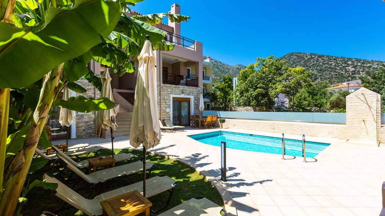 Pantheon Villas & Suites