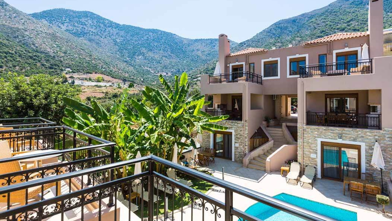 Pantheon Villas & Suites