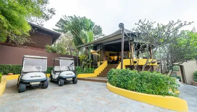 Paradee Resort