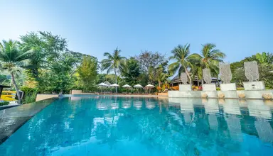 Paradee Resort