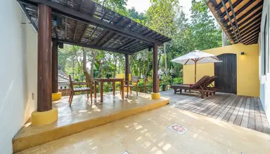 Paradee Resort