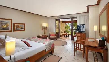 Paradis Beachcomber Golf Resort & Spa