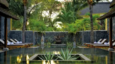 Paradis Beachcomber Golf Resort & Spa