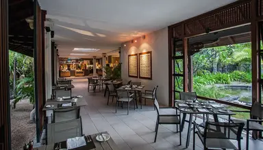 Paradis Beachcomber Golf Resort & Spa