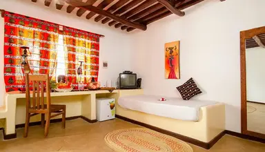 Paradise Beach Resort (Uroa)