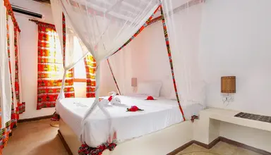 Paradise Beach Resort (Uroa)