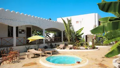 Paradise Beach Resort (Uroa)