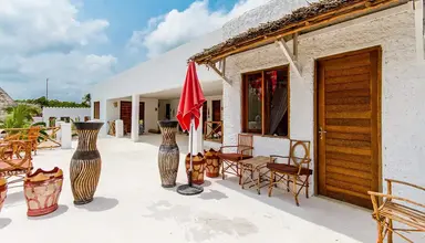 Paradise Beach Resort (Uroa)