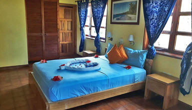 Paradise Flycatcher Lodge
