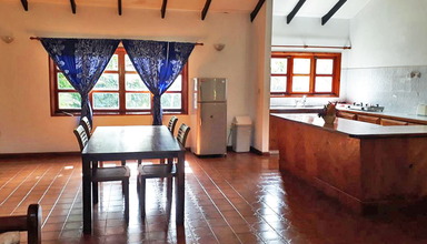 Paradise Flycatcher Lodge