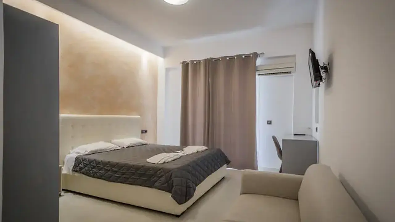 Paradise Hotel