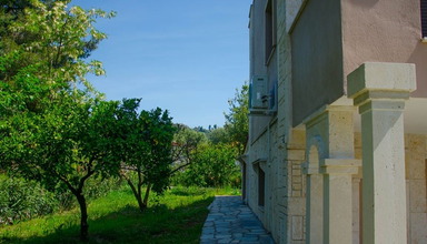 Paradisos Apartments