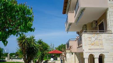 Paradisos Apartments