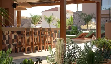 Paralos Venus Suites 