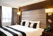 Park Grand Paddington Court