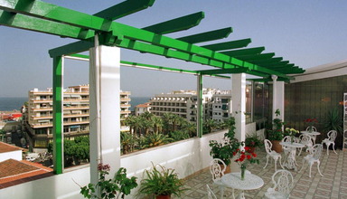 Park Plaza & Tropical