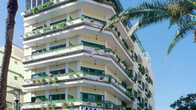 Park Plaza & Tropical