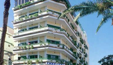 Park Plaza & Tropical