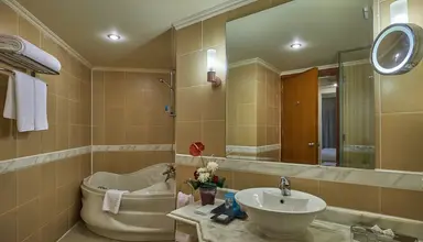 Parrotel Beach Resort