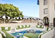 Pasadena Hotel & Pool