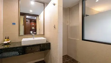 Patong Lodge (Phuket)