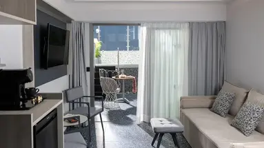 Pearl SeaBreeze Suites