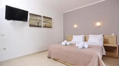 Peristeridis