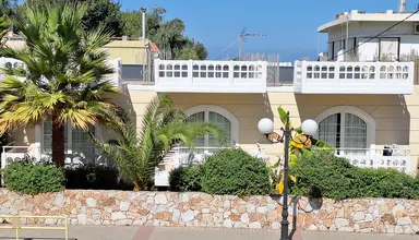 Perla Beach (Agia Marina)