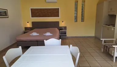Perla Beach (Agia Marina)