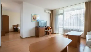 Perla Plaza