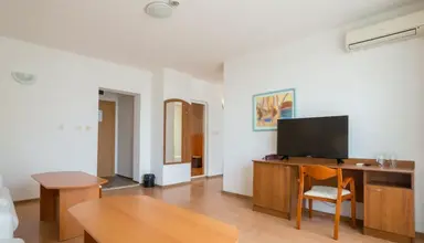 Perla Plaza
