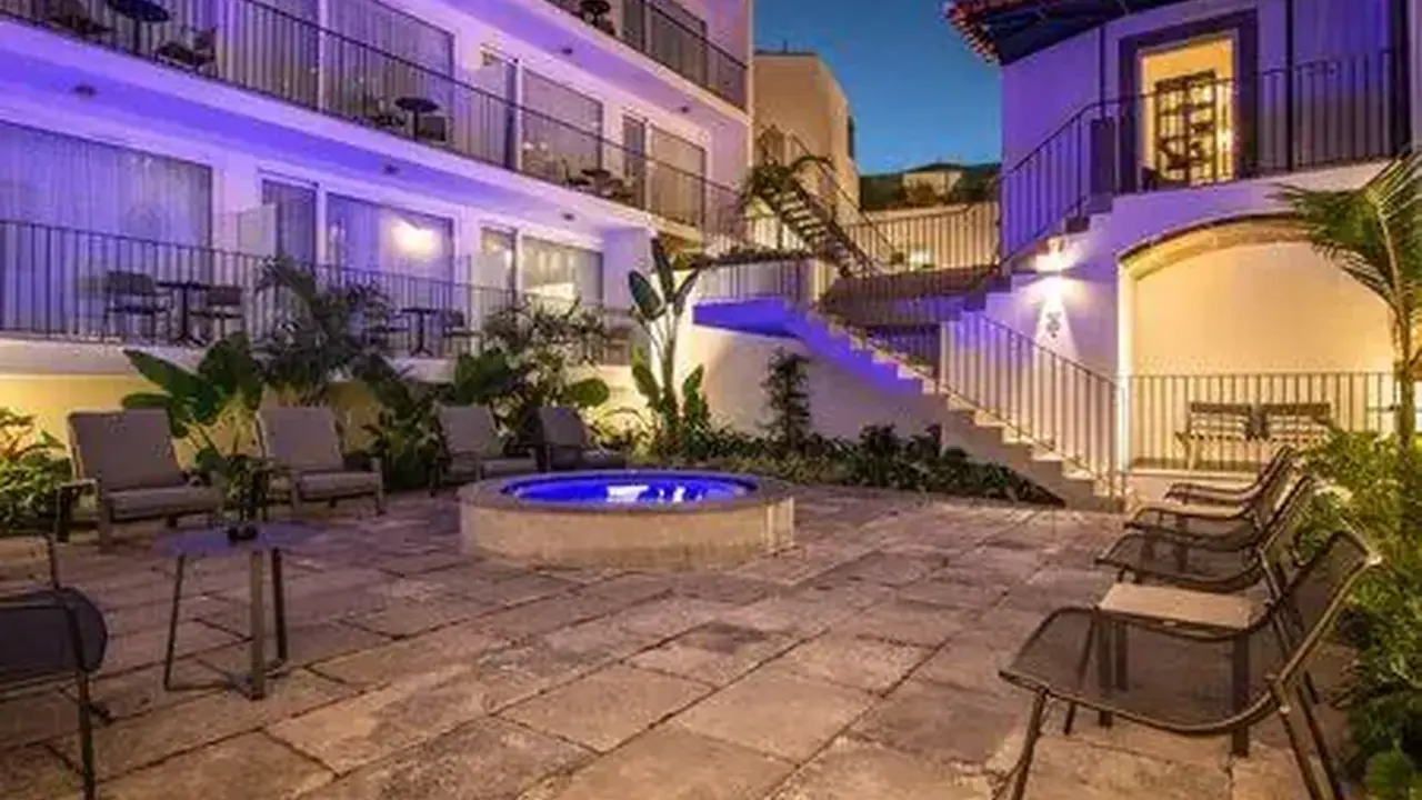 Pestana Fisherman Village