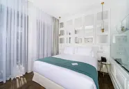 Petit Palace Suites