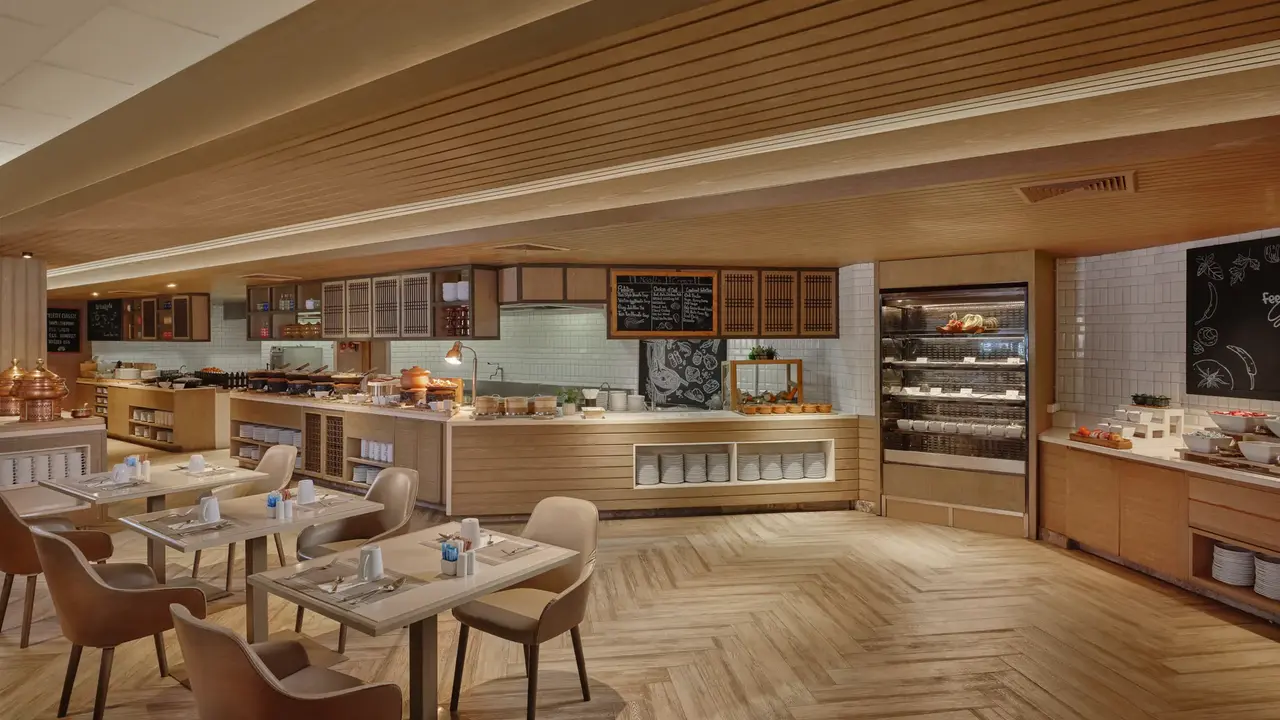 Phuket Marriott Resort & Spa Merlin Beach
