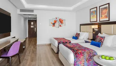 Pickalbatros White Beach Resort