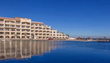 Pickalbatros White Beach Resort