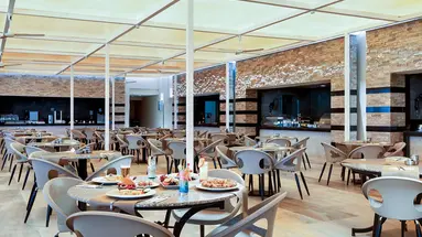 Pickalbatros White Beach Resort
